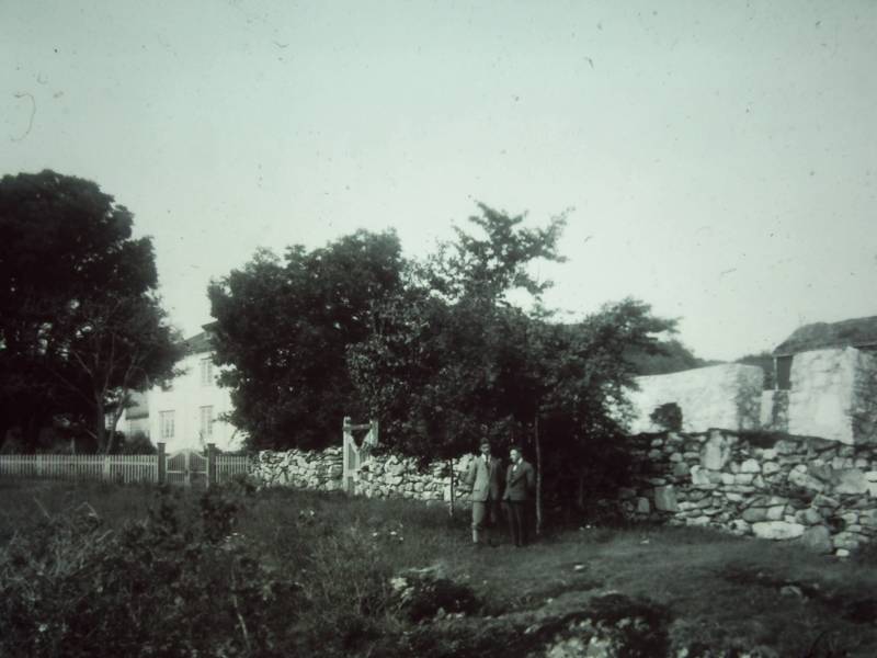 VON 6 ruiner med to menn